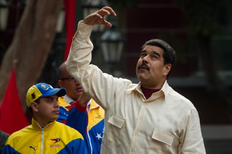 Venezuelský prezident Maduro potřebuje déšť. Nutně.