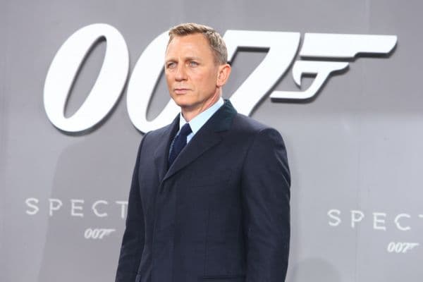 Daniel Craig měl podle smlouvy odehrát pět bondovek.