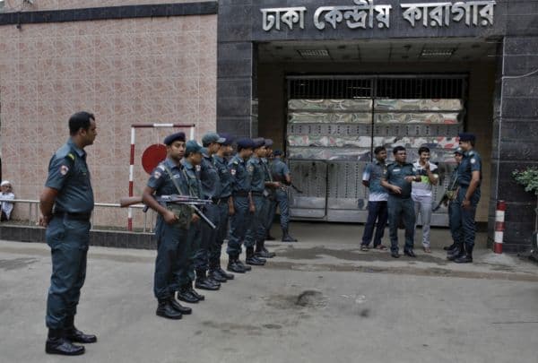 Bangladéšská policie uskutečnila celostátní razii.