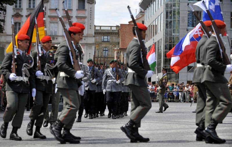 Exhibiční vystoupení jednotek Čestných stráží středoevropského regionu.