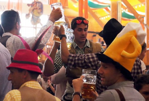 Oktoberfest je největší pivní slavnost na světě.