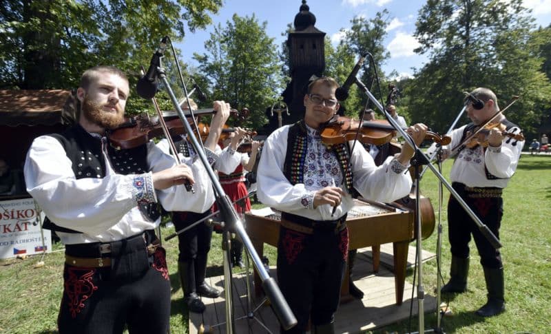 Lidé uslyší unikátní směs dubstepu, folkloru a taneční elektroniky.