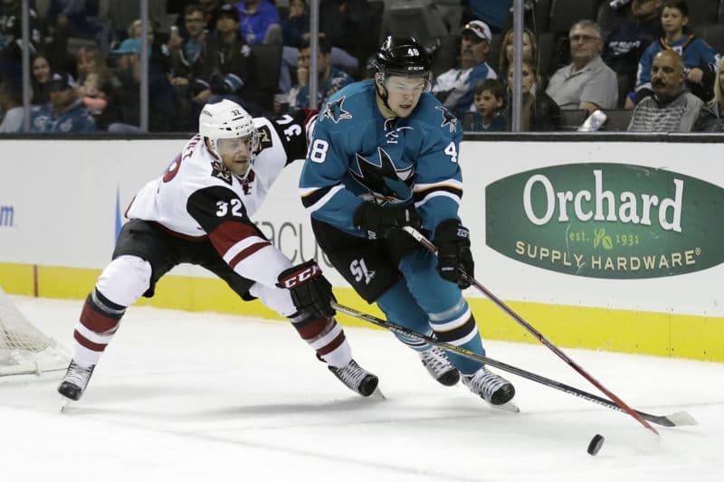 Tomáš Hertl v dresu San Jose Sharks v přípravě před startem NHL.