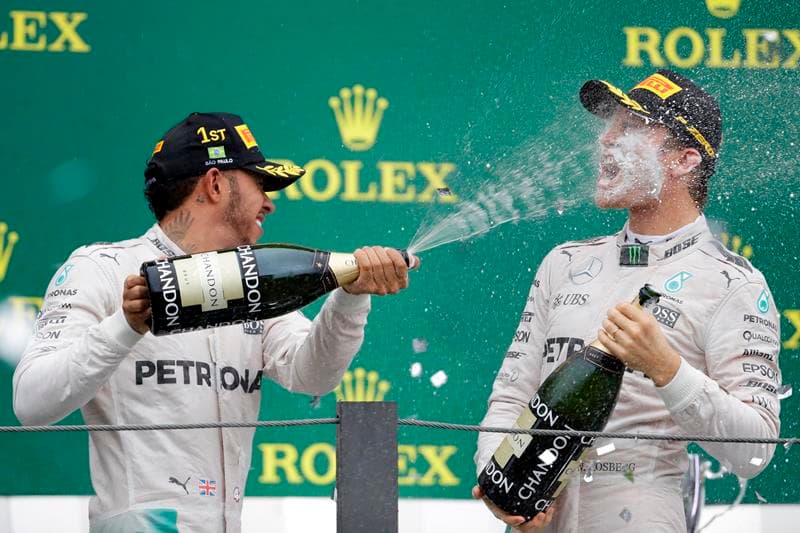 Lewis Hamilton a Nico Rosberg. Kdo získá titul mistra světa?