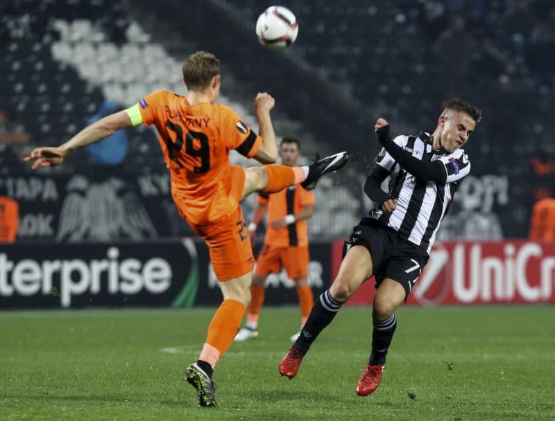 Lukáš Pokorn v zápase s PAOK.