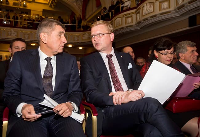 Zleva ministr financí Andrej Babiš, vicepremiér Pavel Bělobrádek a ministryně práce a sociálních věcí Michaela Marksová.