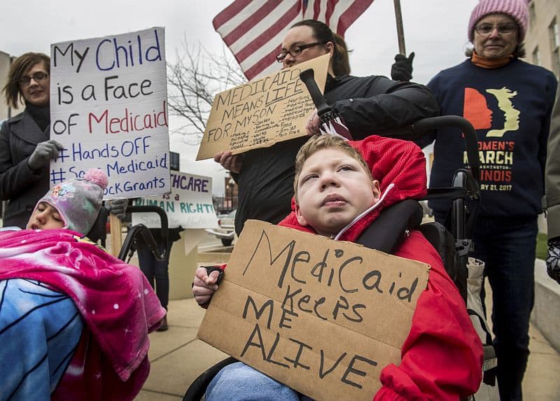 Příznivci Obamacare, kteří chtějí stávající systém zachovat.