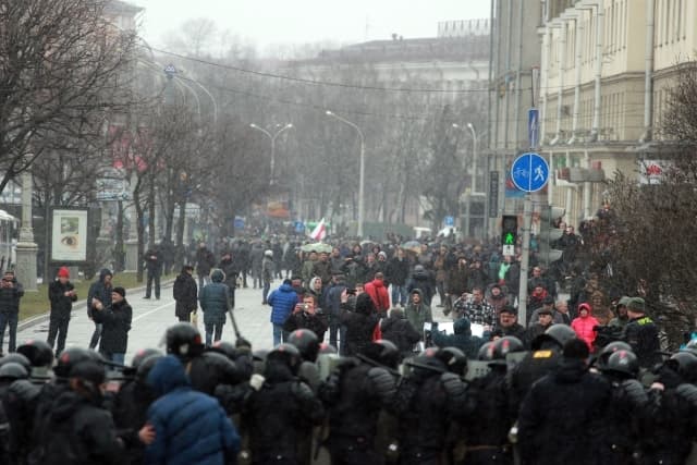 Demonstrace proti nezaměstnanosti v Minsku.