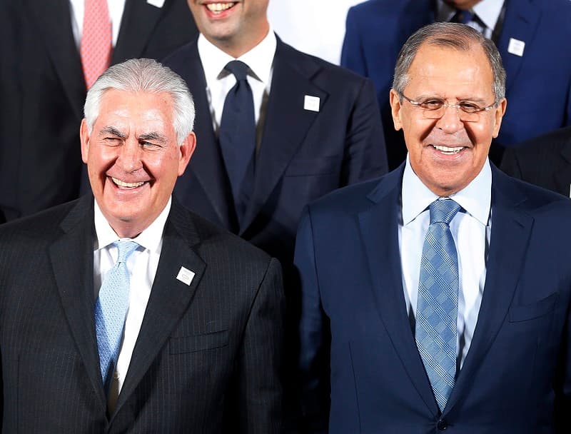 Rex Tillerson (vpravo) a Sergej Lavrov. 