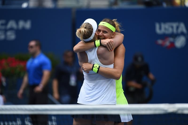 Bethanie Mattek-Sands slaví s Lucií Šafářovou (ilustrační foto)