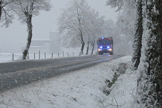 Na silnicích v Jihočeském kraji je vyhlášen kalamitní stav.