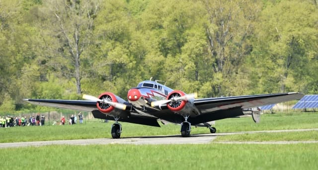 Historický letoun Lockheed Electra.