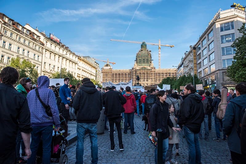 Václavské náměstí při demonstraci proti Babišovi. 