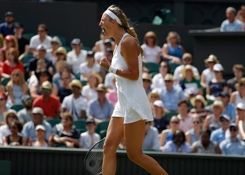 Viktoria Azarenková se raduje z postupu do osmifinále Wimbledonu