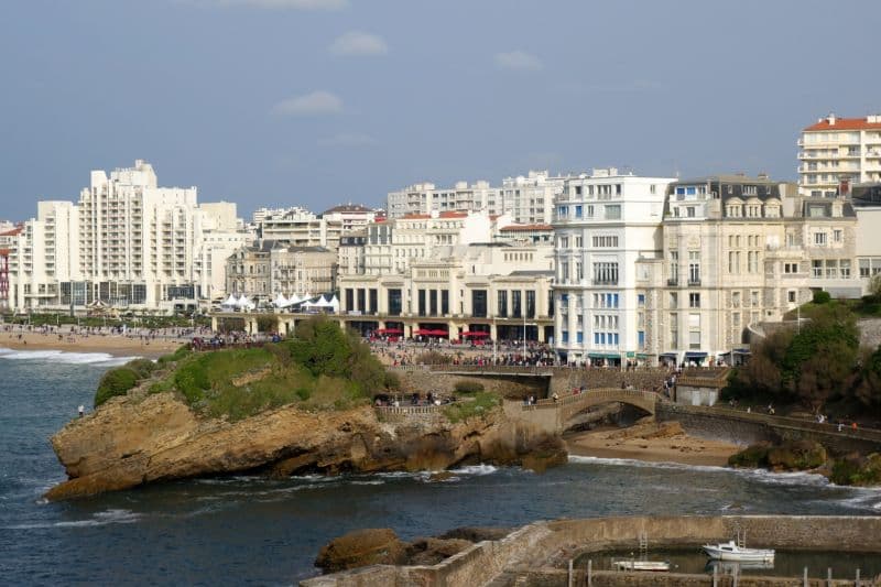 Francouzské lázeňské přímořské letovisko Biarritz (ilustrační foto).