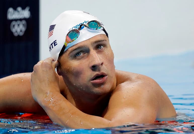 Ryan Lochte se vrací do závodních bazénů. 