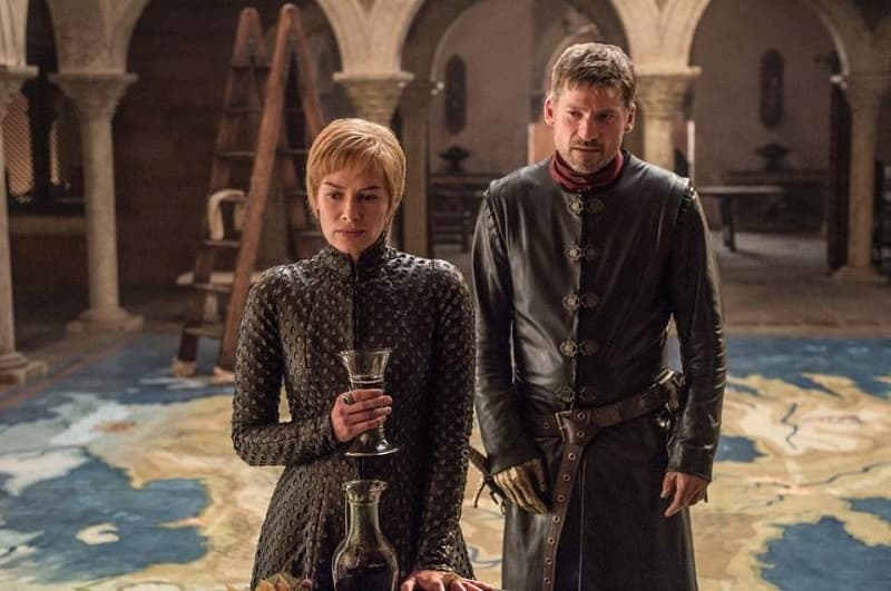 Na snímku Lena Headey a Nikolaj Coster-Waldau v rolích Cersei a Jamieho Lannisterových.