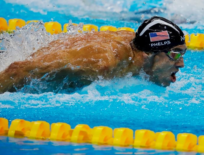 Michael Phelps virtuální souboj se žralokem prohrál. 