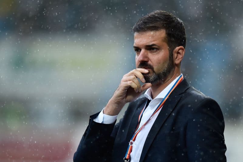 Zamyšlený italský trenér Sparty Andrea Stramaccioni.