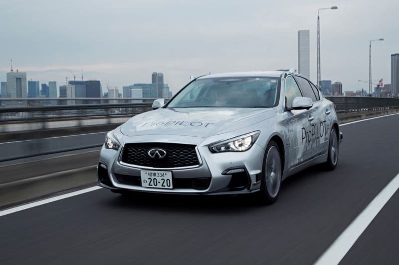 Model Infiniti Q50 byl řízený autonomní technologií. 