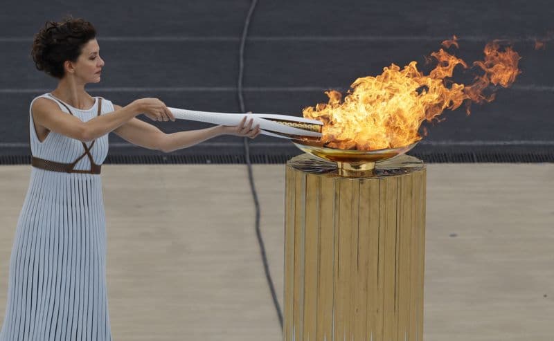 Olympijský oheň už hoří a čeká jej 100 dní dlouhá cesta přes Koreu.