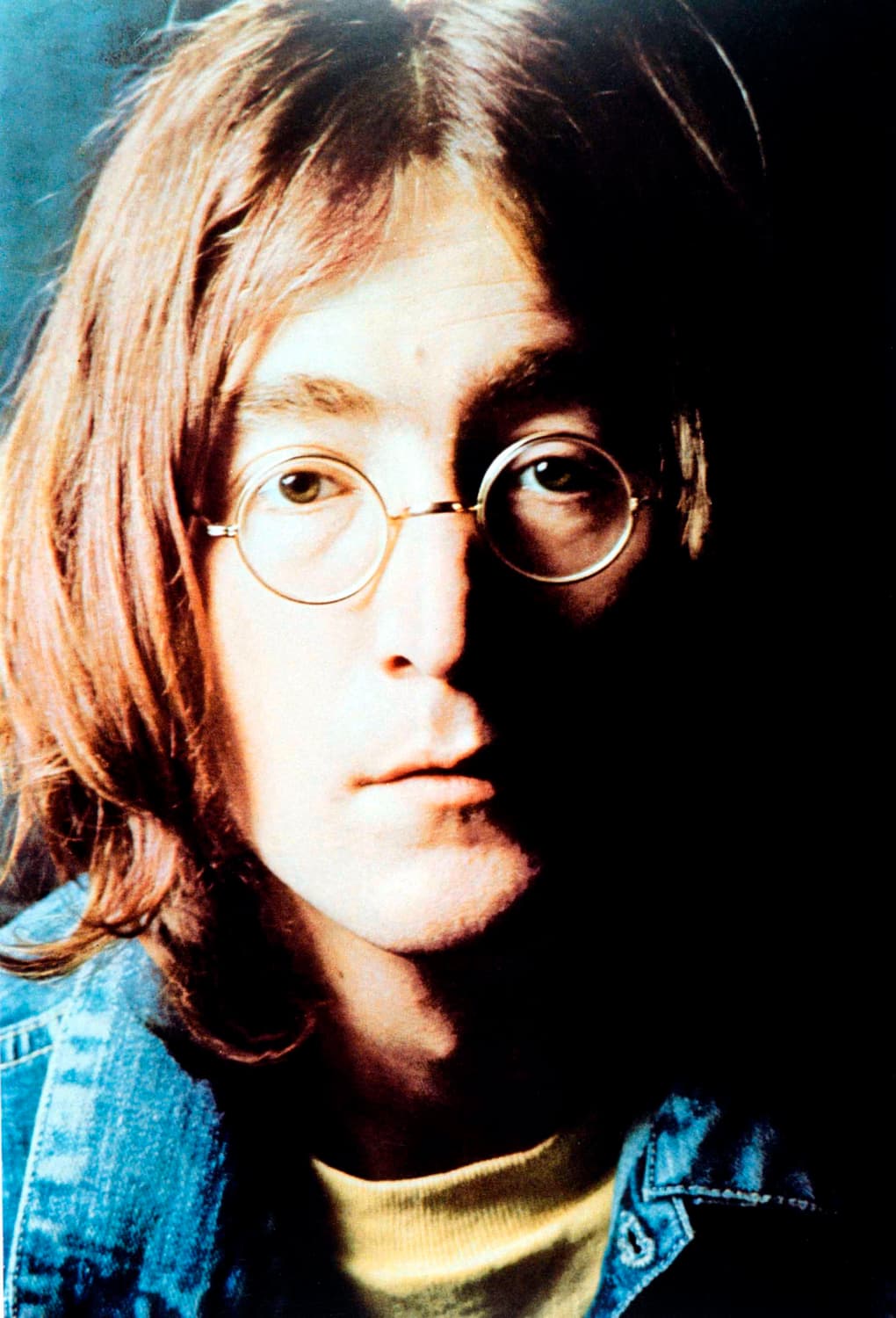 Zpěvák John Lennon.