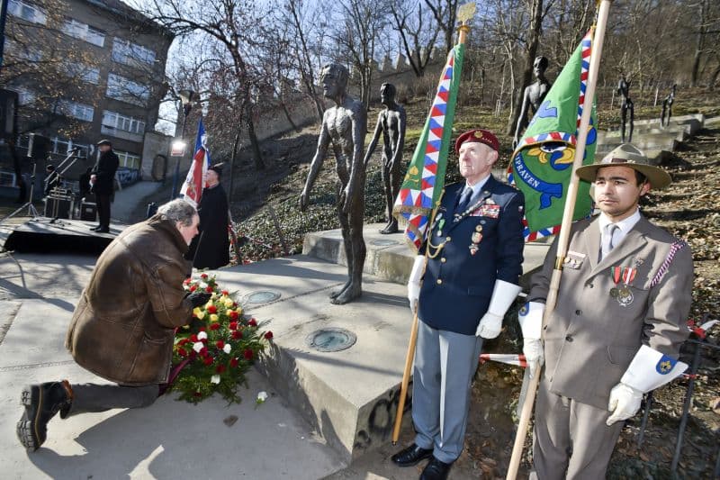 Stromořadí na pražském Újezdě nese nově název Alej obětí totality