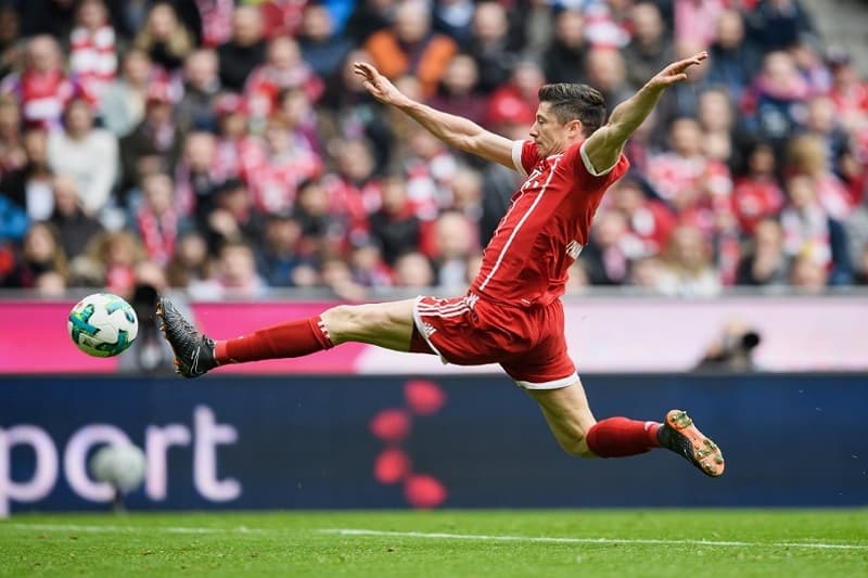 Fotbalisté Bayernu rozstříleli Hamburk, Lewandowski dal hattrick.