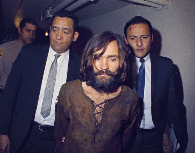 Masový vrah Charles Manson na snímku z roku 1969.