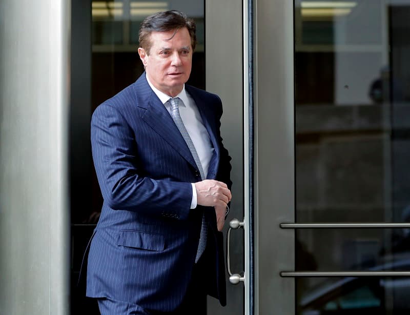 Paul Manafort bude spolupracovat s Robertem Muellerem, který vyšetřuje vliv Ruska na americké volby.