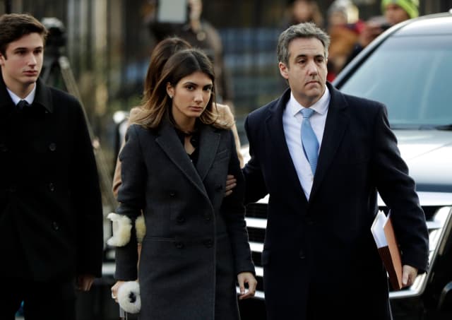 Michael Cohen se svou dcerou Samanthou na cestě k soudu.