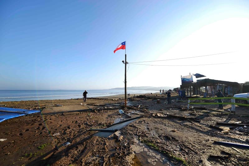 Chilské úřady se nejprve obávaly možné vlny tsunami, ale pak varování stáhly.