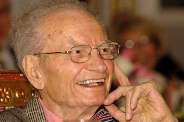 Paul Samuelson byl profesorem Massachusetts Institute of Technology.