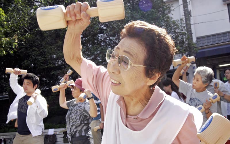 Japonci, zváště ženy, mívají tuhý kořínek.