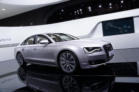 Hybridní Audi A8 by se mělo začít prodávat v příštím roce.