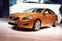 Volvo S60.