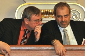 Jaromír Dušek (vlevo) nebude zastupovat odboráře při jednáních.