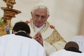 Papež Benedikt XVI. požehnal městu a světu.