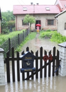 Vydatný déšť vydrží na Moravě a ve Slezsku až do úterý.