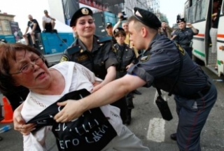 Zásah proti opoziční demonstraci v Moskvě.