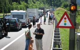 Zácpy v Rakousku měly i pětatřicet kilometrů (archivní foto).