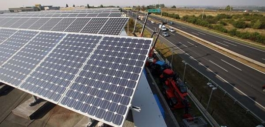 Španělská firma bude vyrábět v Česku solární panely pro elektrárny.