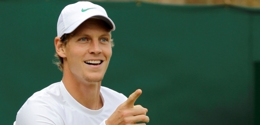 Tomáš Berdych postoupil do osmifinále Wimbledonu.