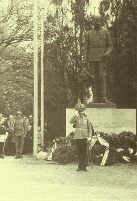 Druhá sláva pomníku. Odhalení pomníku císaře Františka Josefa I. v rakouském Eisenstadtu v roce 1936. 