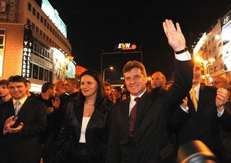 VMRO-DPMNE se o partyzánské památníky nestará.