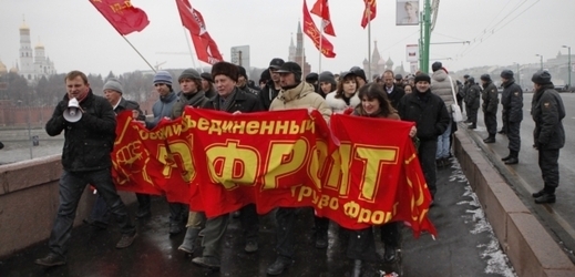 Protivládní demonstrace to nemají ve vládních ruských médiích jednoduché (ilustrační foto).