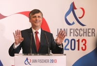 Jan Fischer dluží za svou kampaň sedm až osm milionů.
