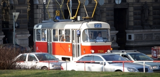 Cestující pražské hromadné dopravy čeká od prázdnin řada změn.