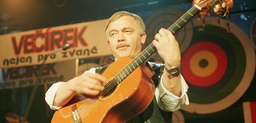 Karel Kryl, autor písně "Bratříčku, zavírej vrátka", symbolu normalizace.