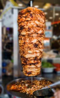 Kebab se stal nedílnou součástí fastfoodových jídel.